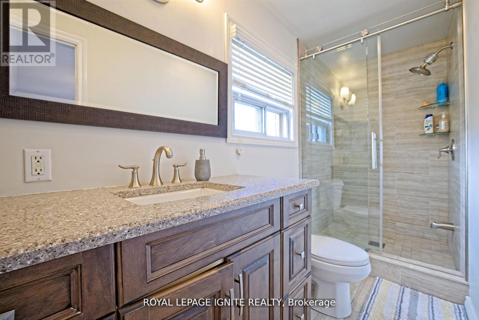 Photo 5 of 2092 Sava Crescent, Mississauga ON