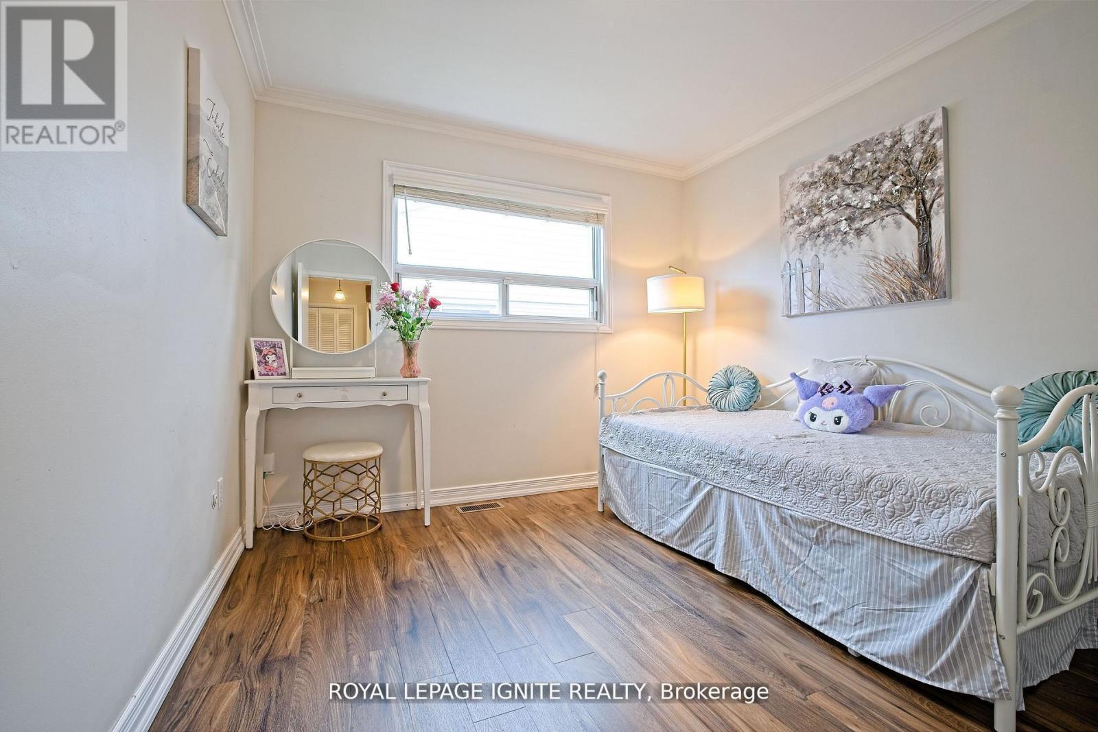 Photo 13 of 2092 Sava Crescent, Mississauga ON