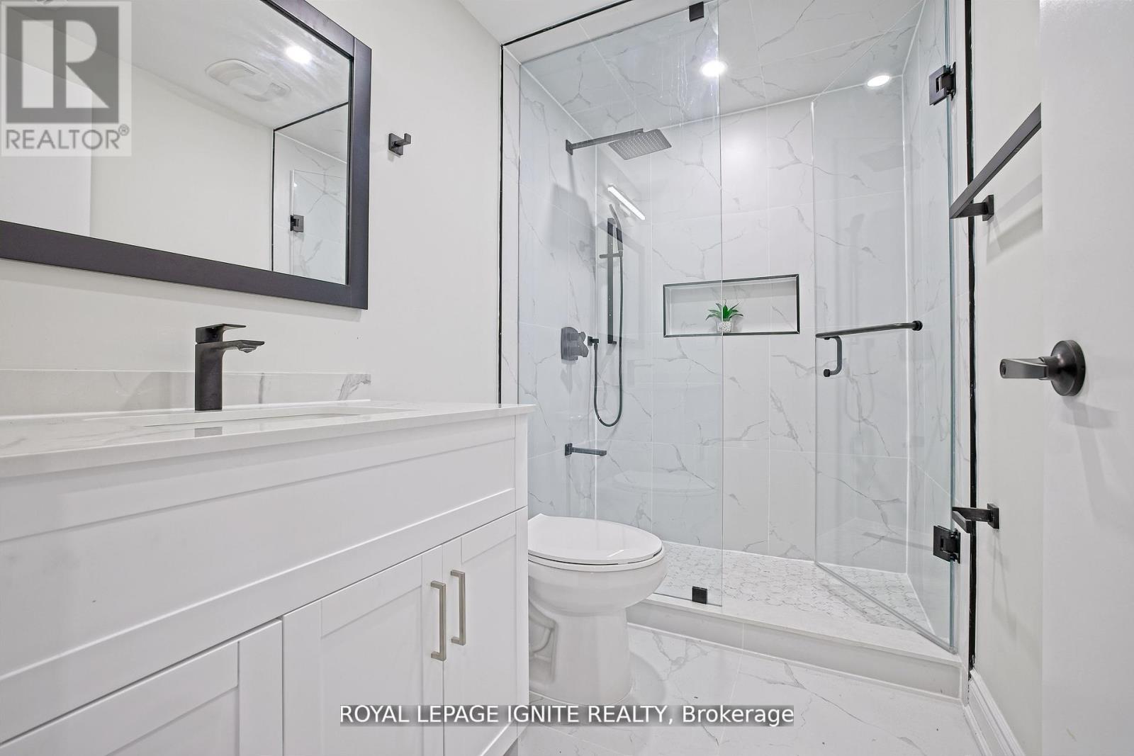 Photo 31 of 2092 Sava Crescent, Mississauga ON