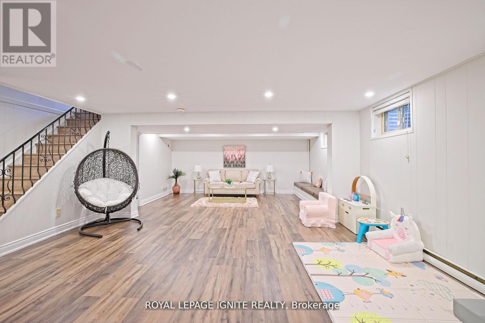 Photo 10 of 2092 Sava Crescent, Mississauga ON
