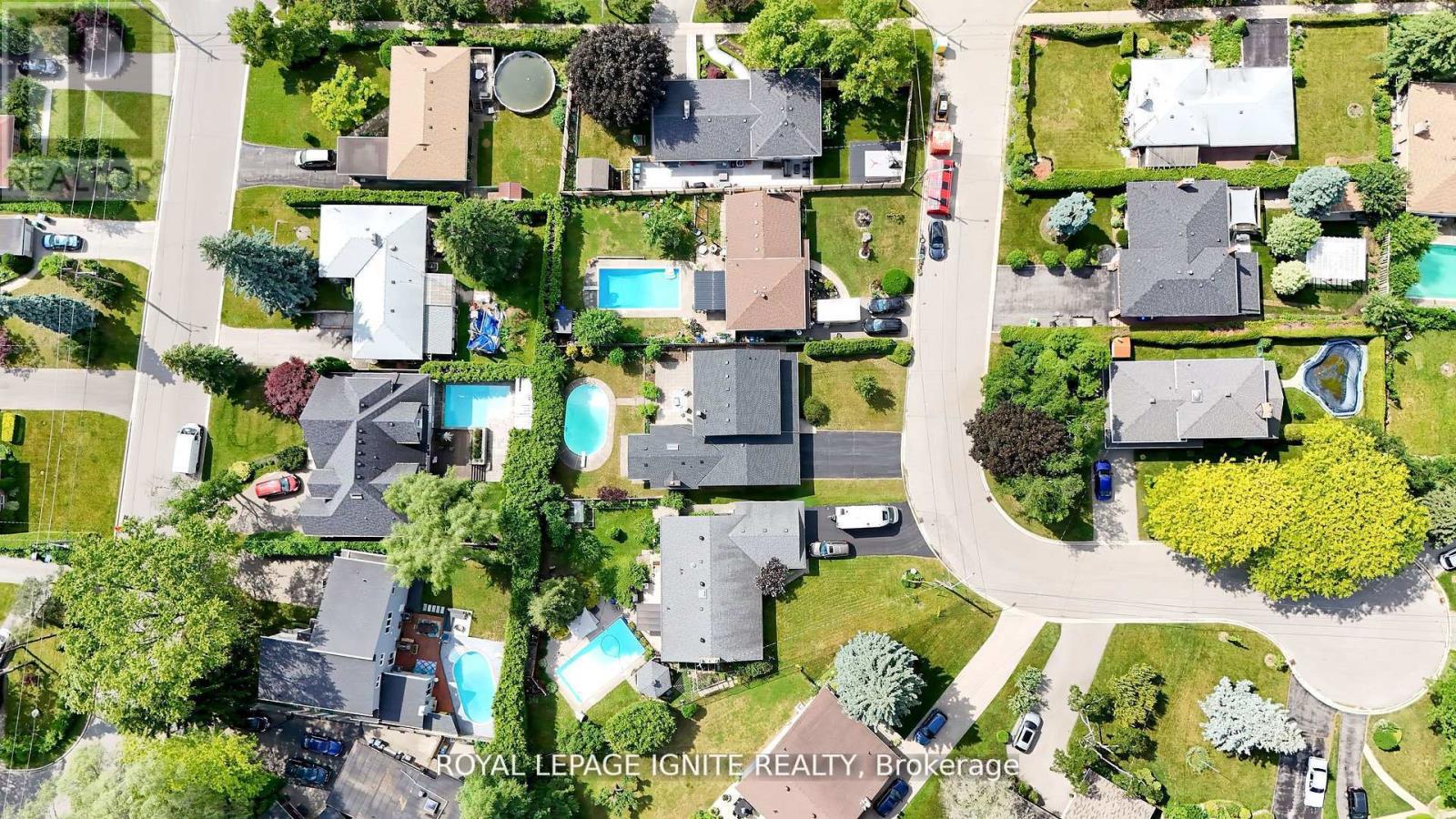 Photo 3 of 2092 Sava Crescent, Mississauga ON
