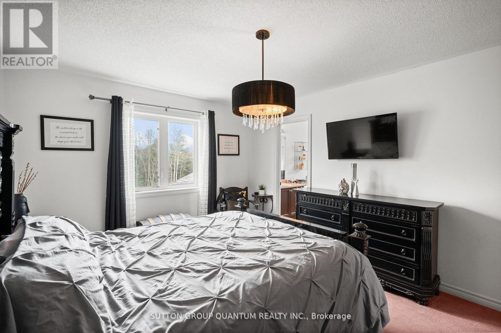 Photo 18 of 58 Blanchard Crescent, Essa ON