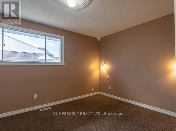 Photo 17 of 230 31 Greengate Road, Guelph ON