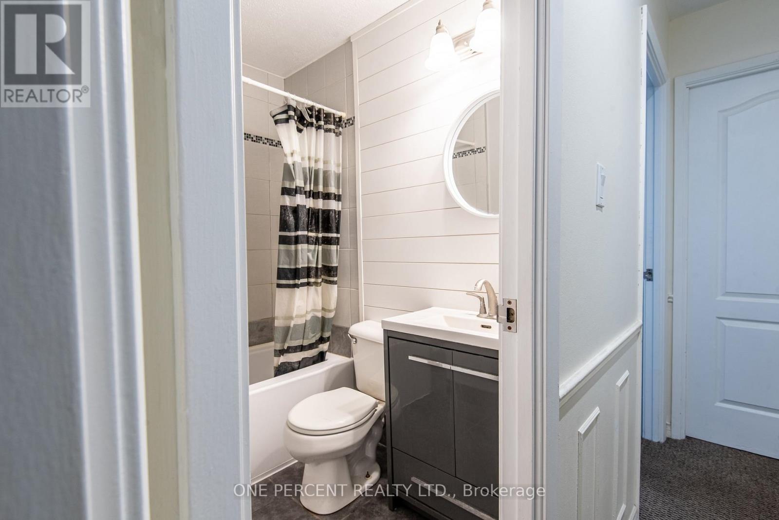 Photo 16 of 230 31 Greengate Road, Guelph ON