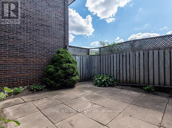 Photo 11 of 230 31 Greengate Road, Guelph ON