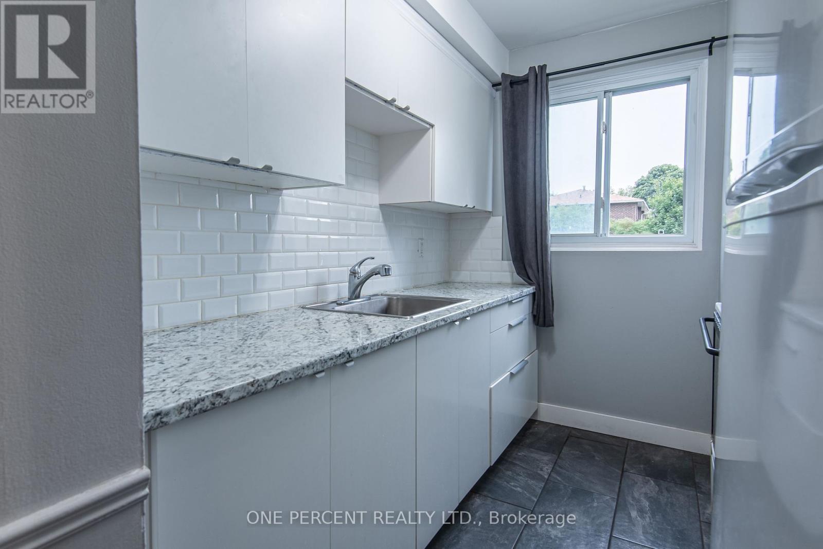 Photo 5 of 230 31 Greengate Road, Guelph ON