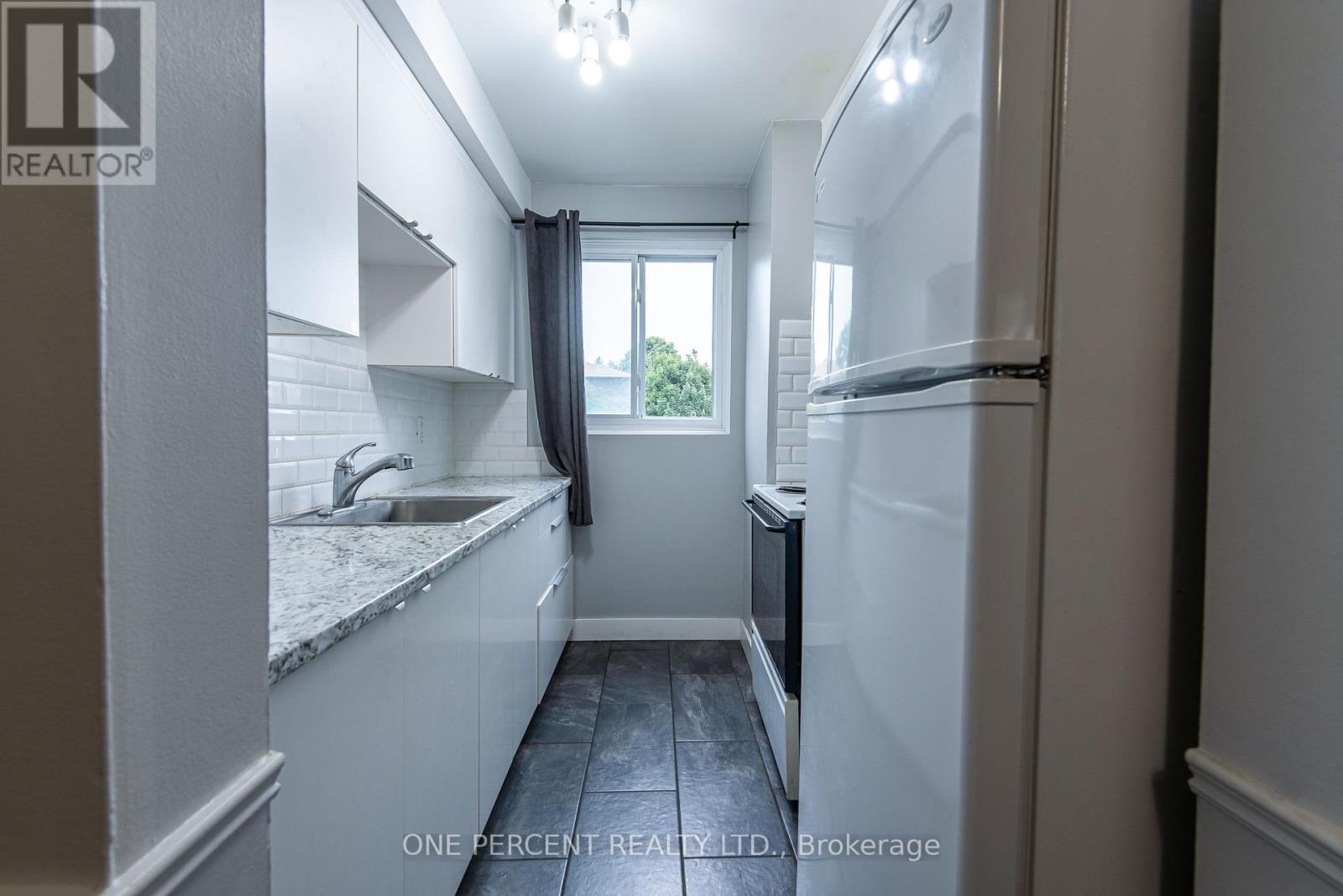 Photo 15 of 230 31 Greengate Road, Guelph ON