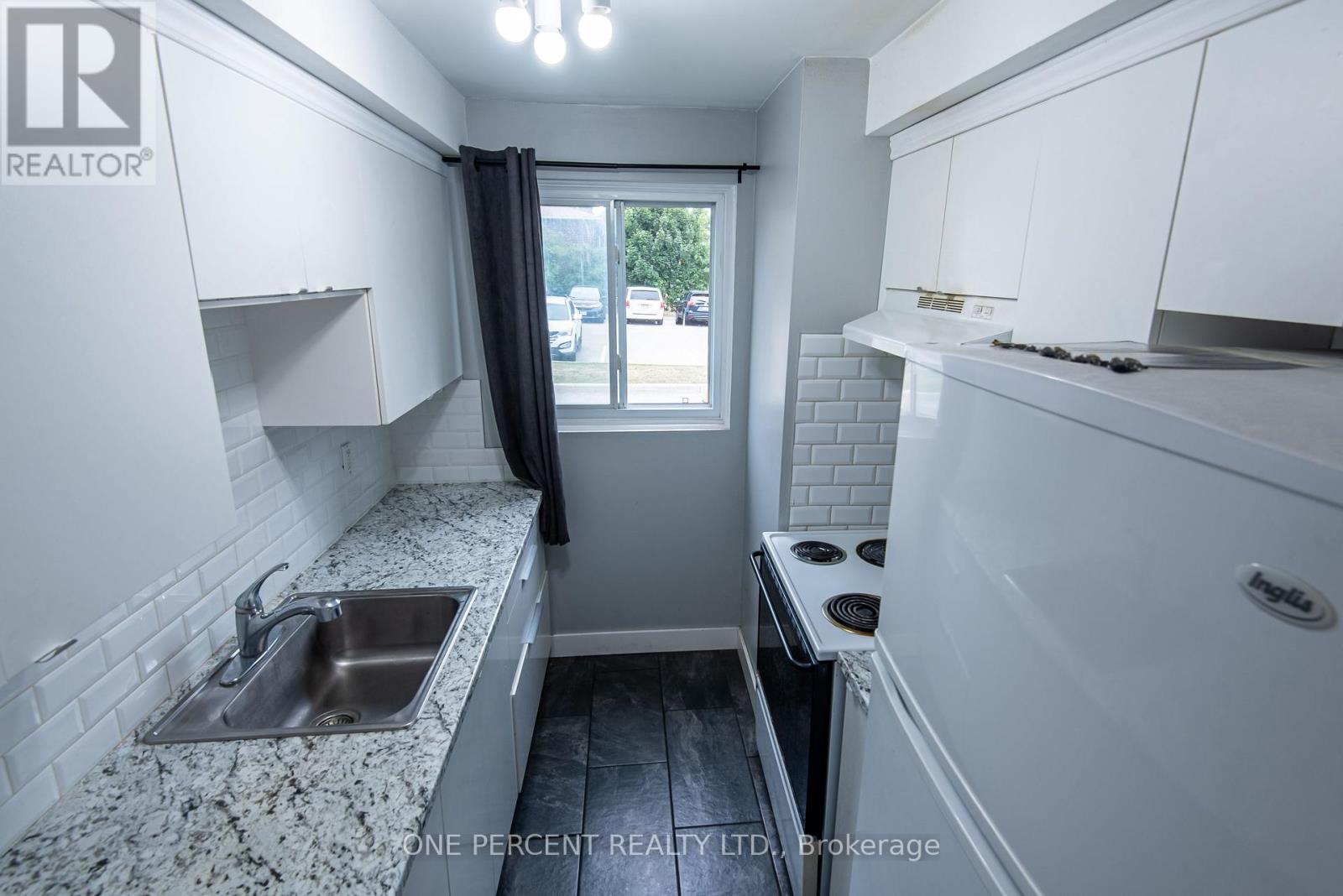 Photo 2 of 230 31 Greengate Road, Guelph ON