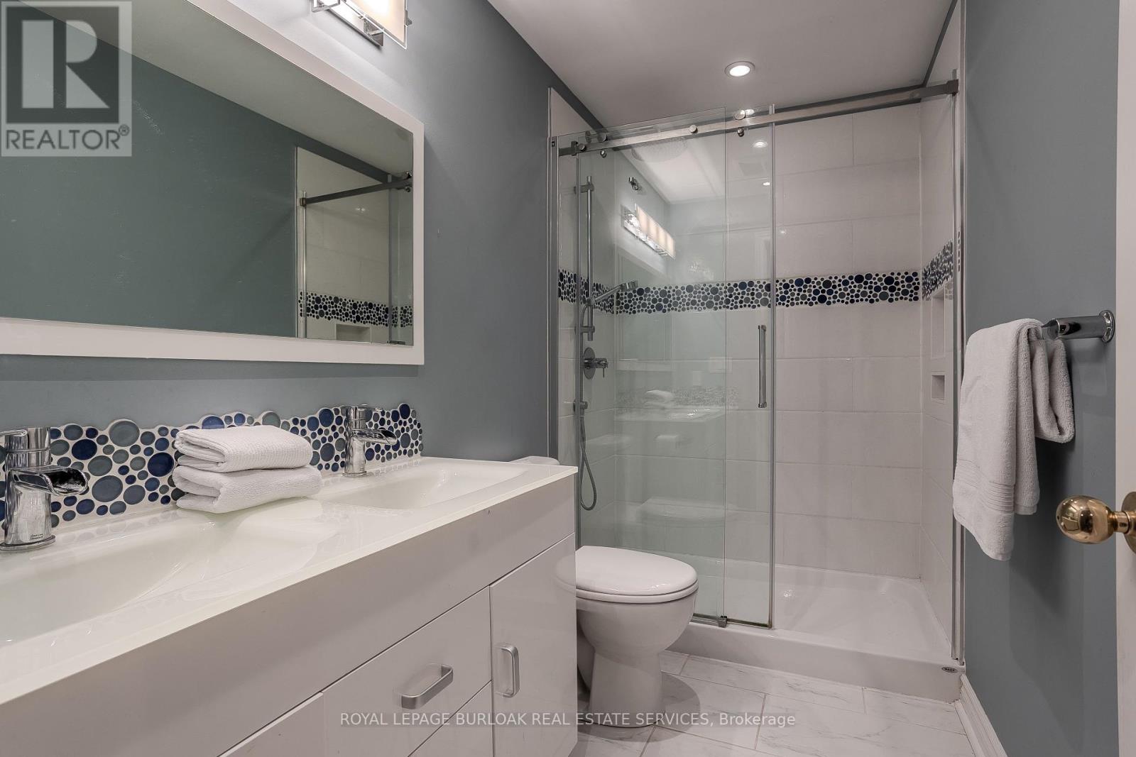 Photo 36 of 56 Farris Avenue, St Catharines ON