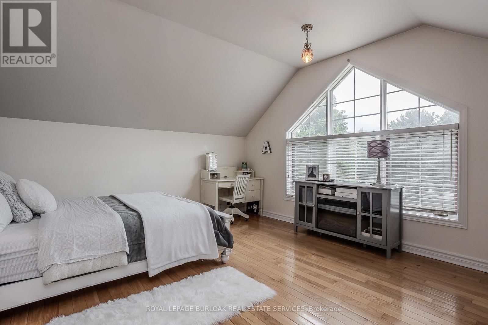 Photo 6 of 56 Farris Avenue, St Catharines ON