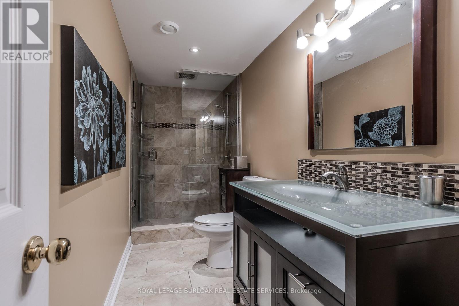 Photo 45 of 56 Farris Avenue, St Catharines ON
