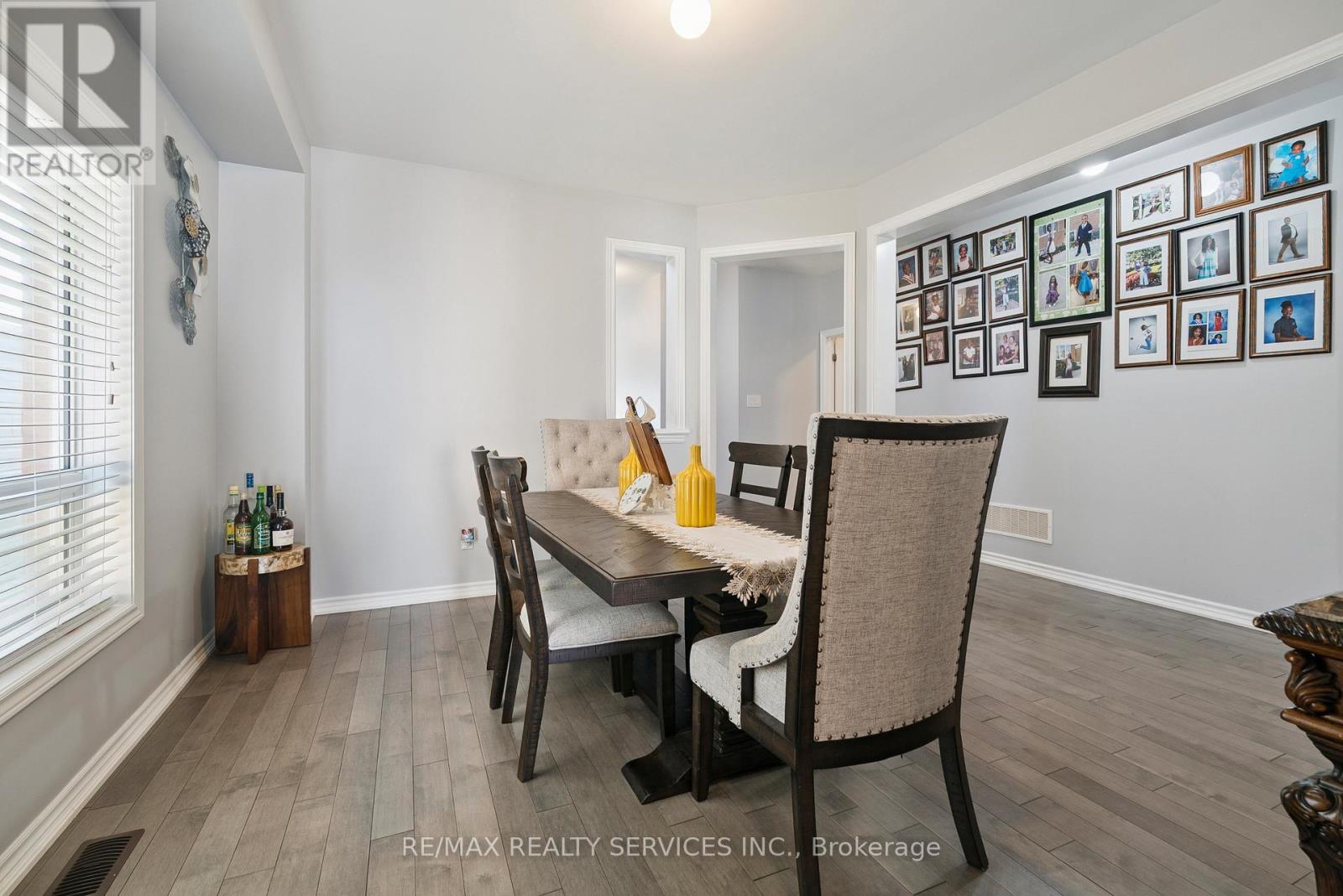 Photo 37 of 125 Morden Drive, Shelburne ON