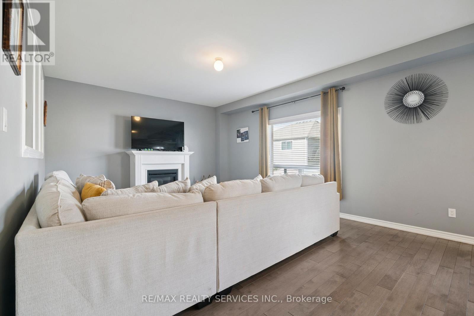 Photo 47 of 125 Morden Drive, Shelburne ON