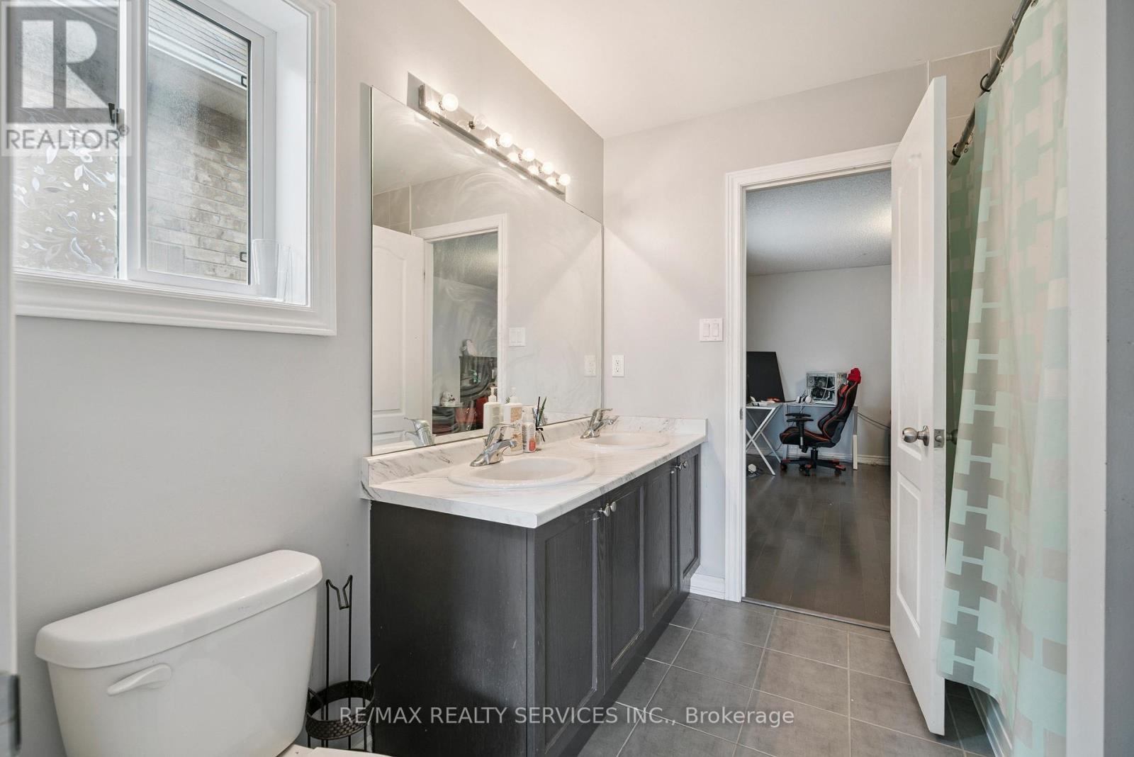 Photo 14 of 125 Morden Drive, Shelburne ON