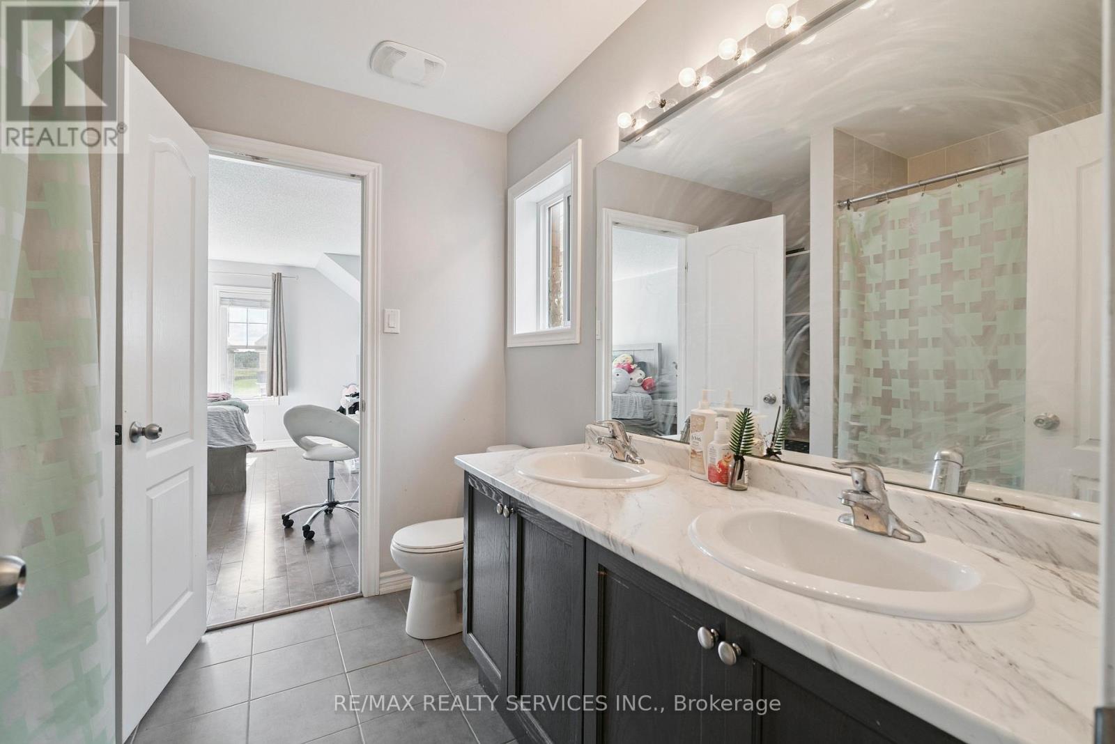Photo 34 of 125 Morden Drive, Shelburne ON