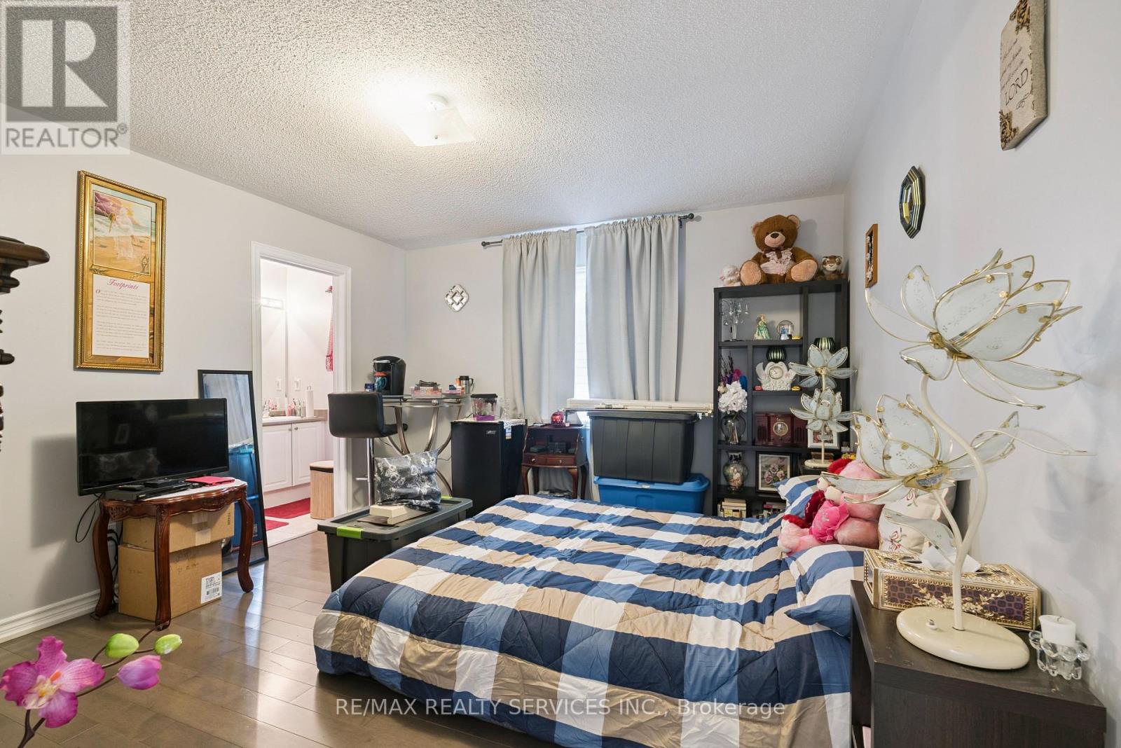 Photo 10 of 125 Morden Drive, Shelburne ON
