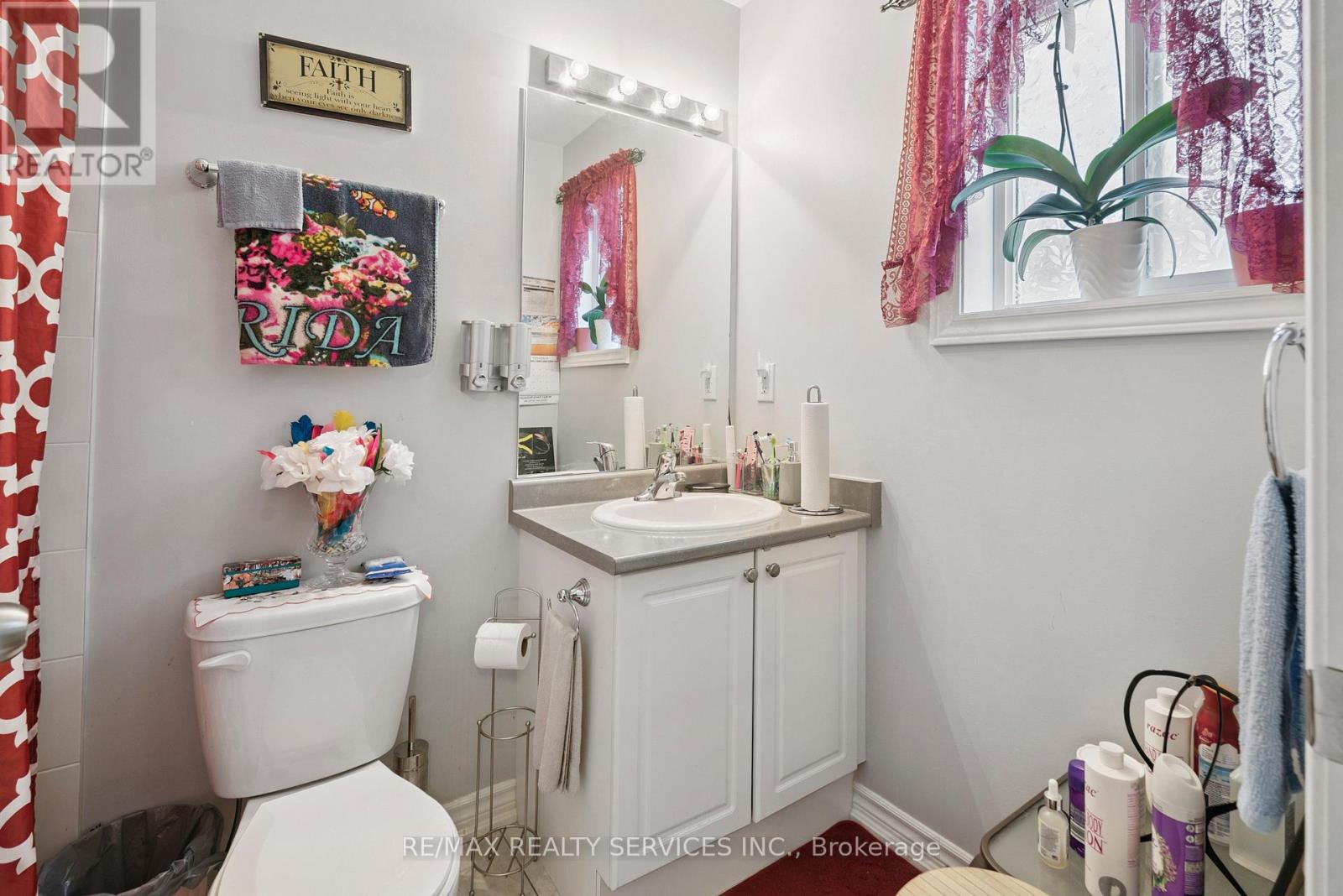 Photo 6 of 125 Morden Drive, Shelburne ON