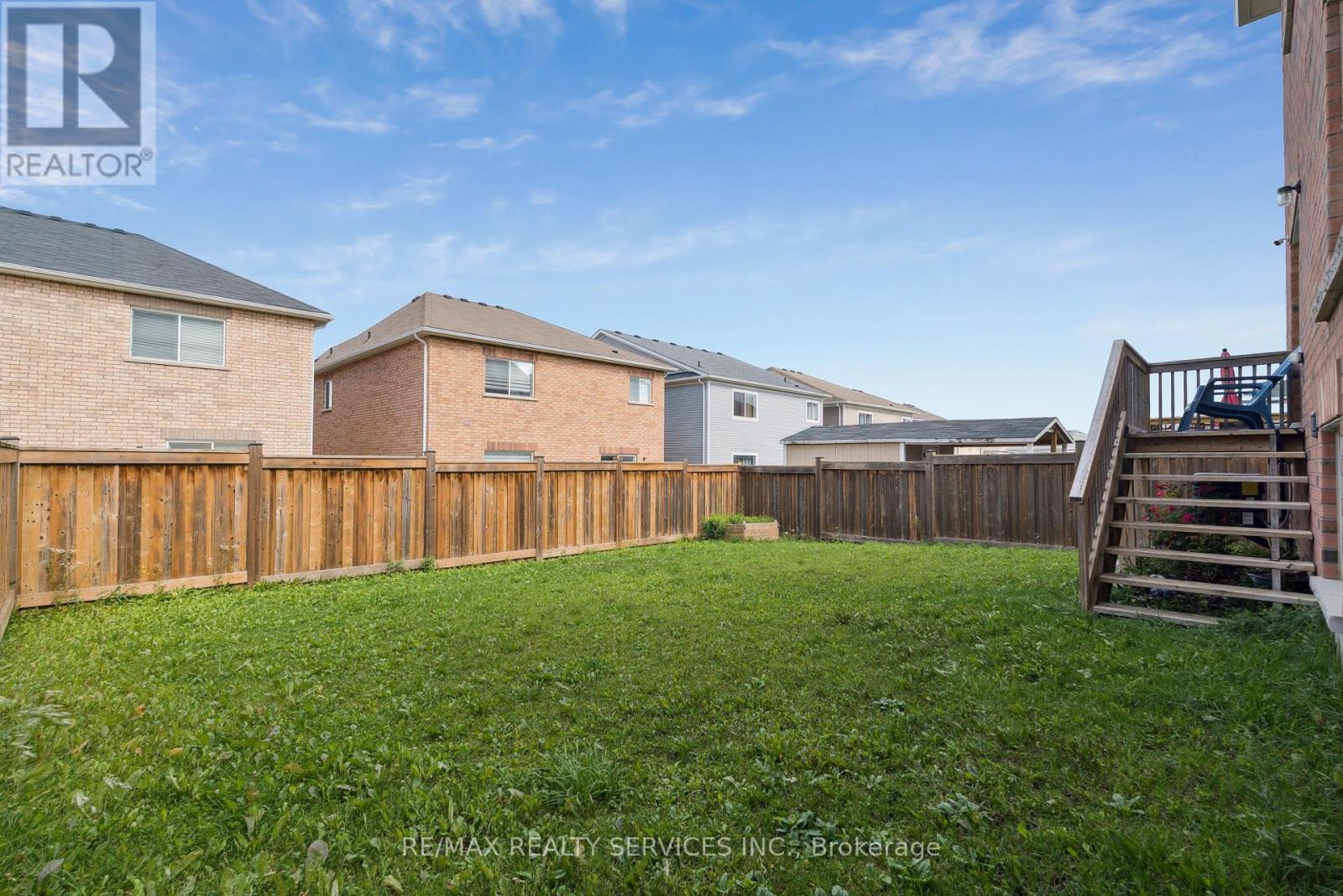 Photo 22 of 125 Morden Drive, Shelburne ON