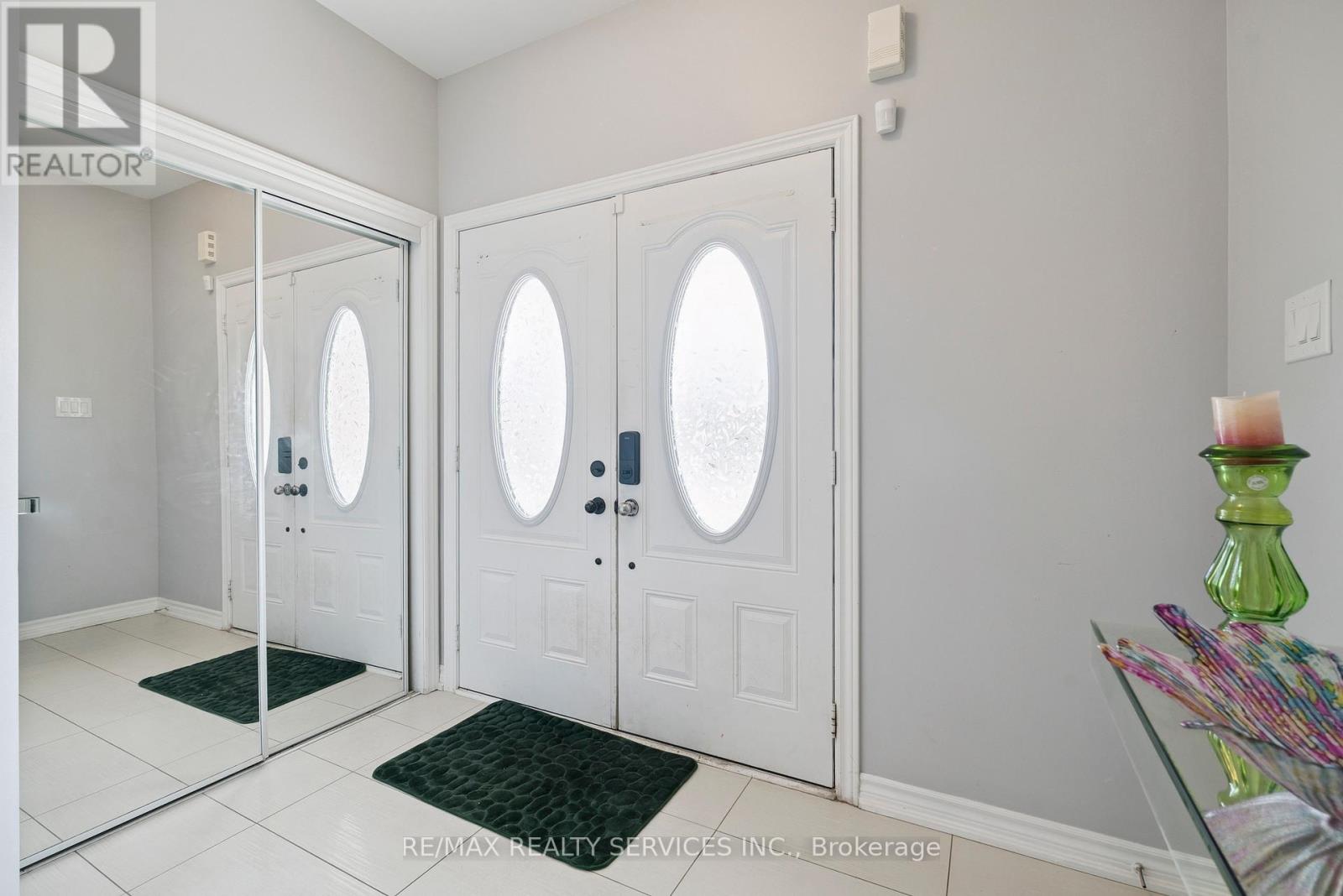 Photo 17 of 125 Morden Drive, Shelburne ON