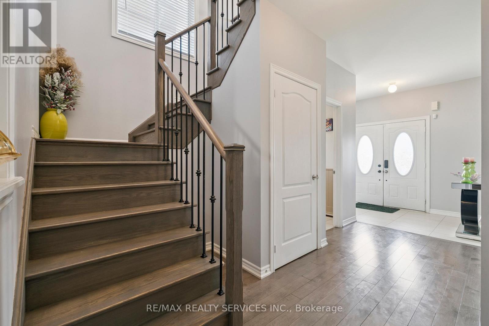Photo 35 of 125 Morden Drive, Shelburne ON