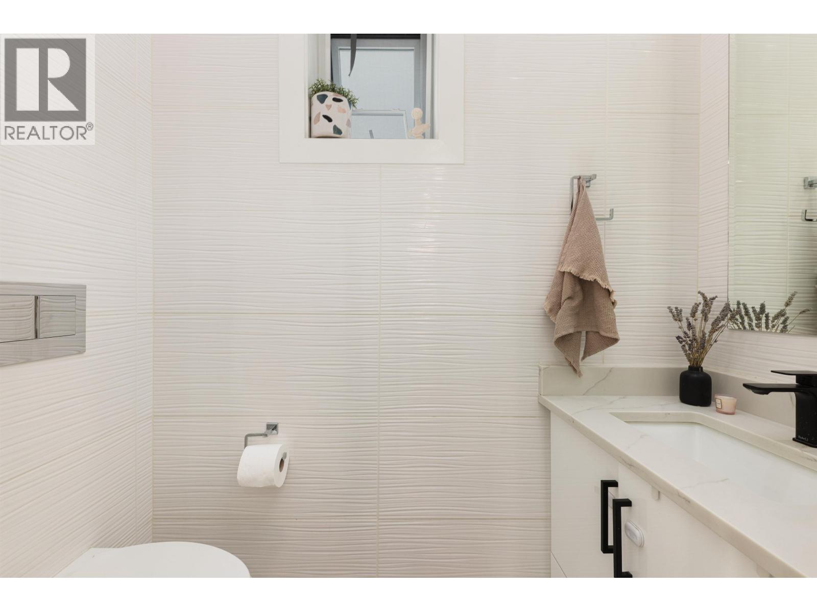 Photo 15 of 2055 Venables Street, Vancouver BC
