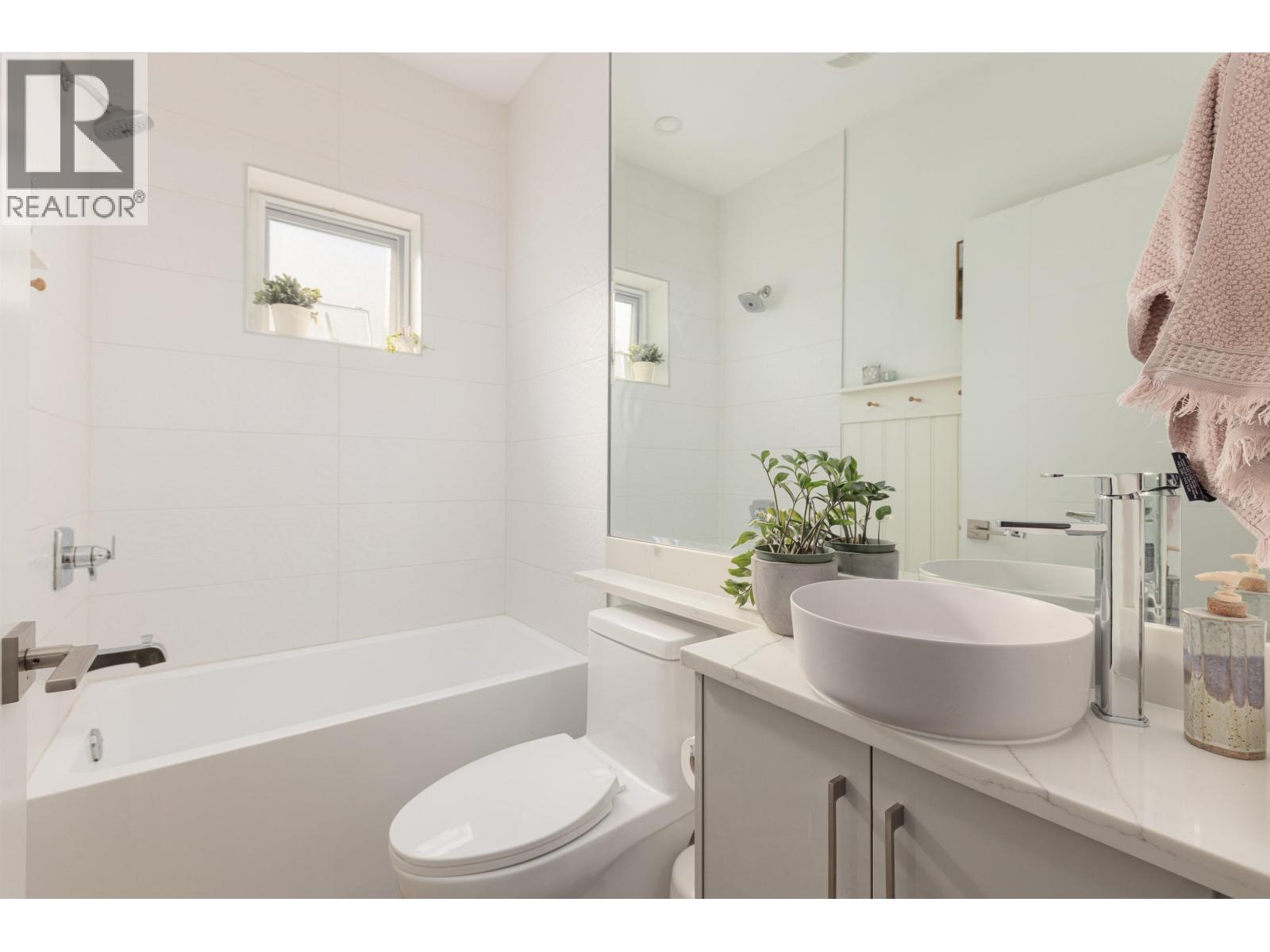 Photo 22 of 2055 Venables Street, Vancouver BC