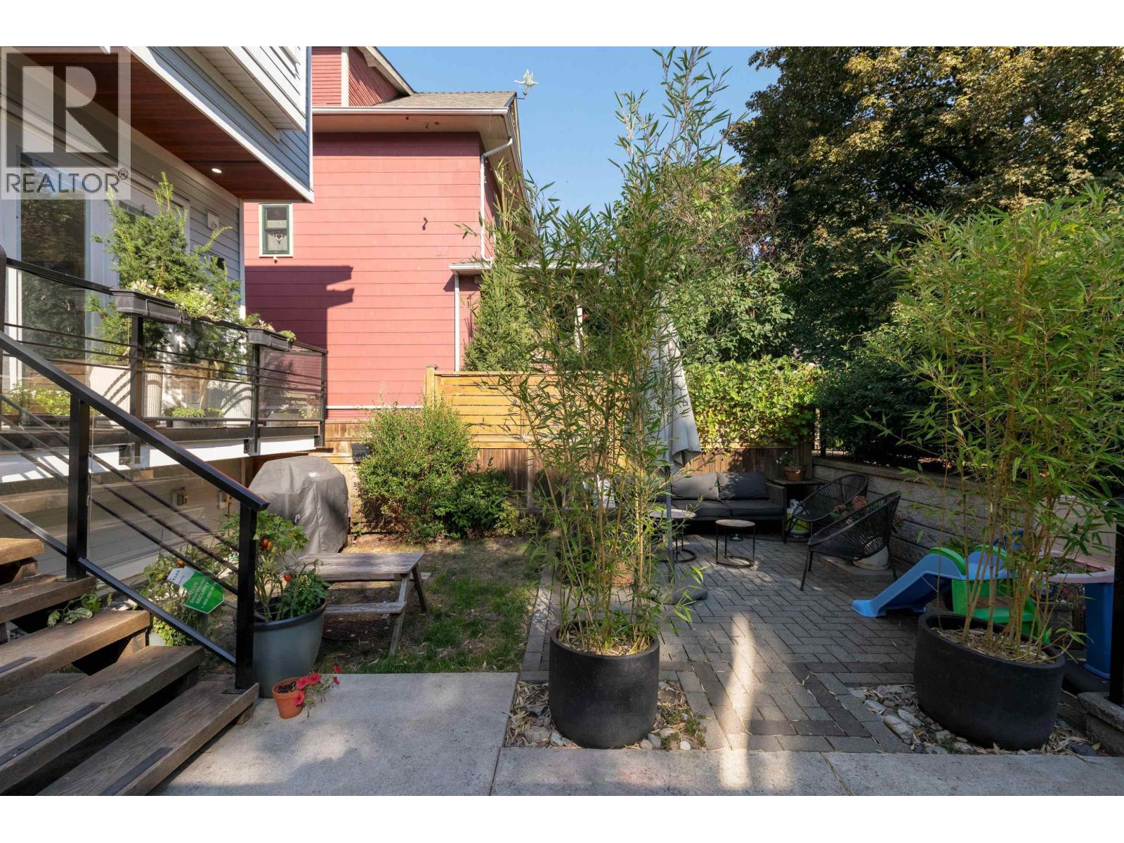 Photo 4 of 2055 Venables Street, Vancouver BC