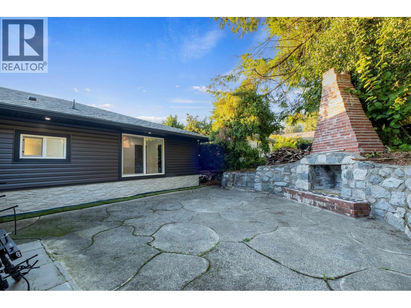Photo 15 of 3812 Dalkeith Drive, North Vancouver BC