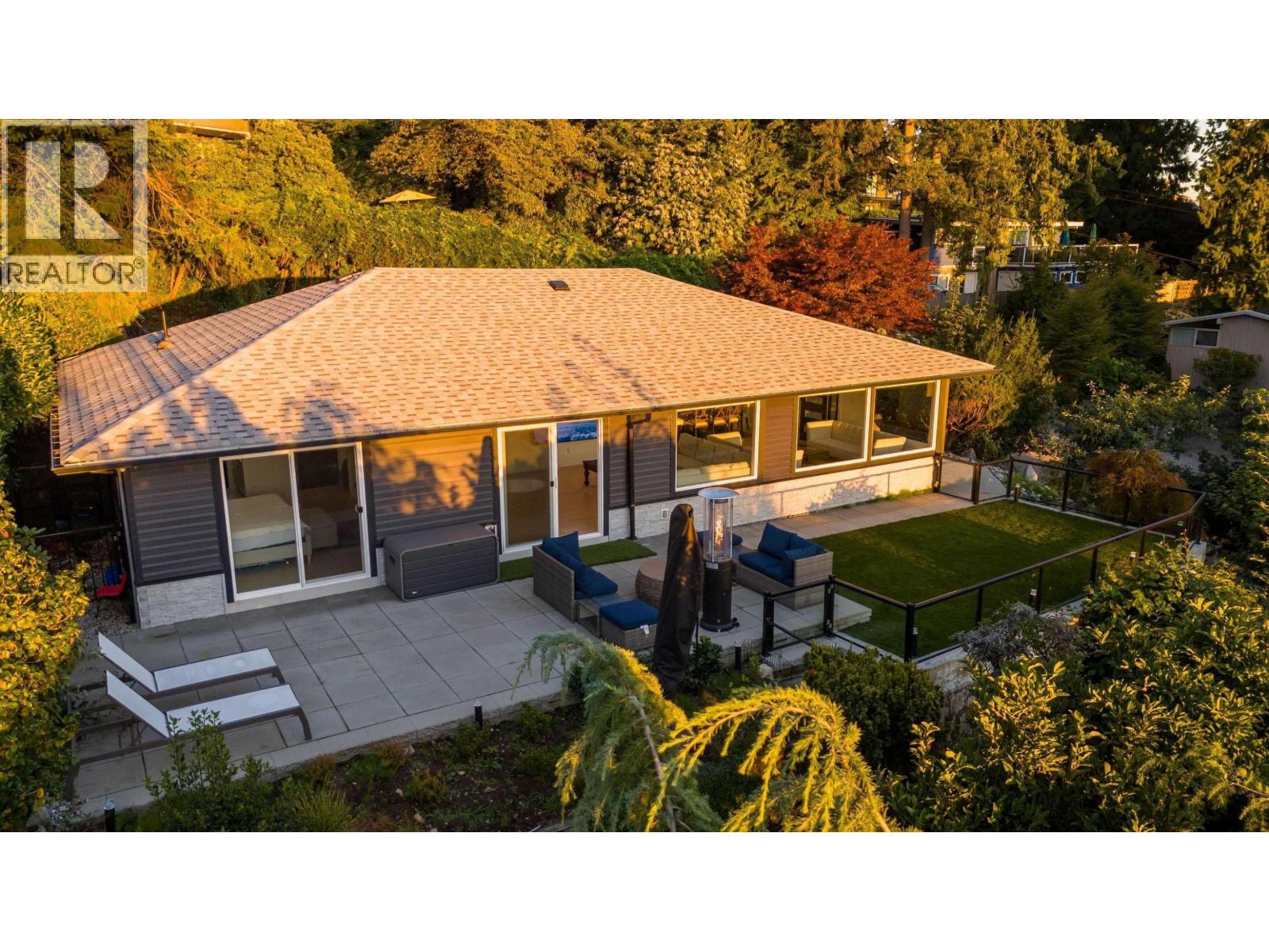 Photo 7 of 3812 Dalkeith Drive, North Vancouver BC