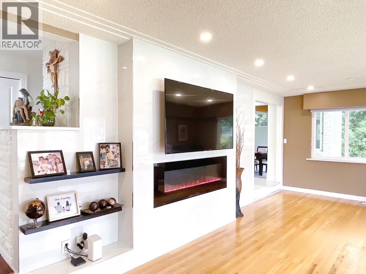 Photo 7 of 677 Gatensbury Street, Coquitlam BC