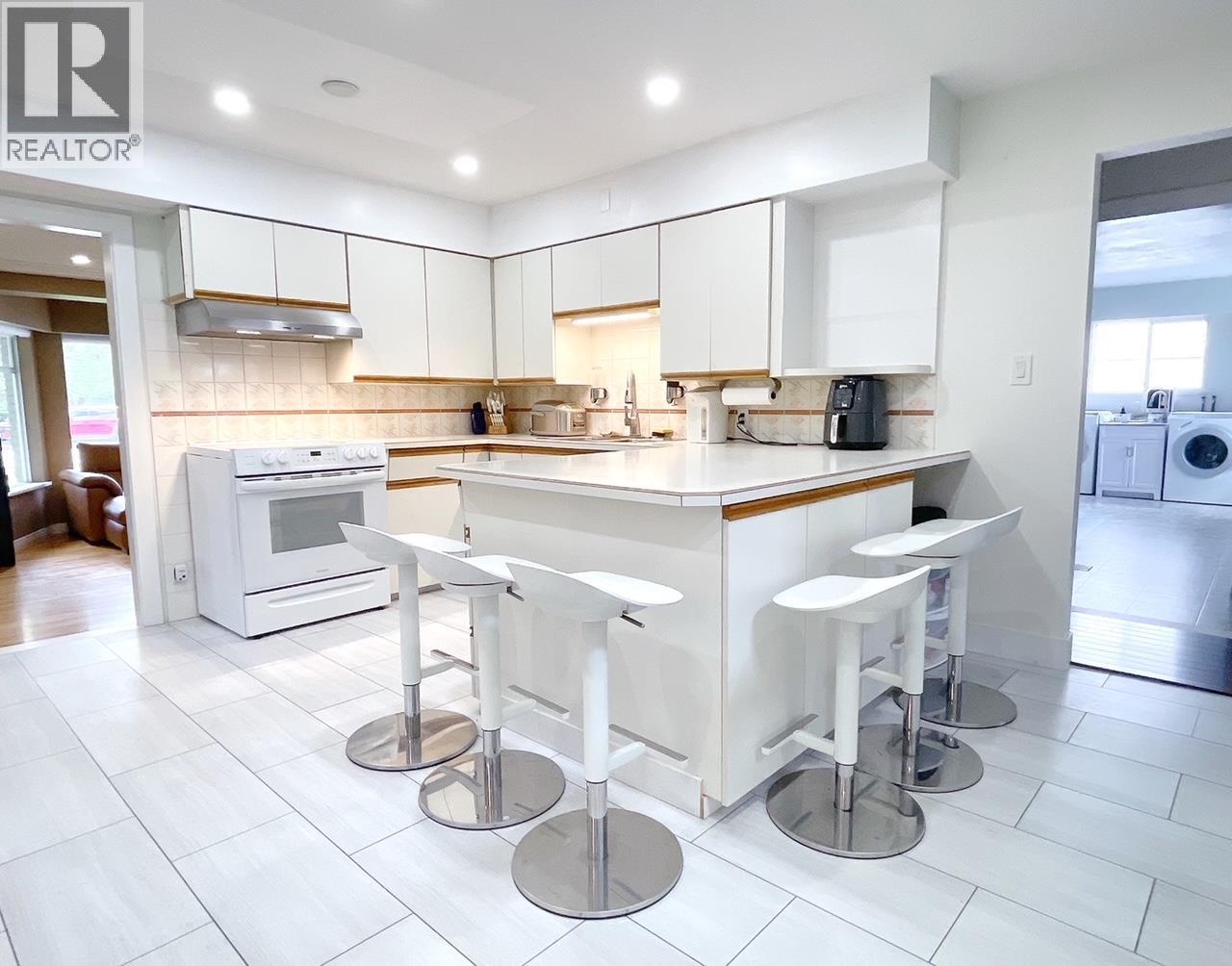 Photo 9 of 677 Gatensbury Street, Coquitlam BC