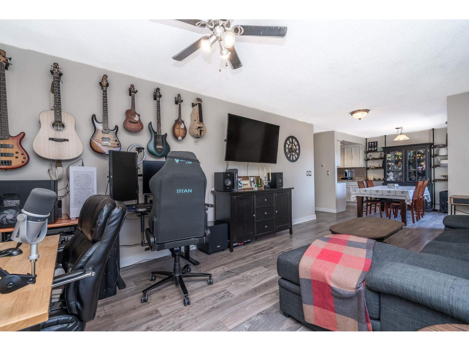 Photo 18 of 102 20420 54 Avenue, Langley BC