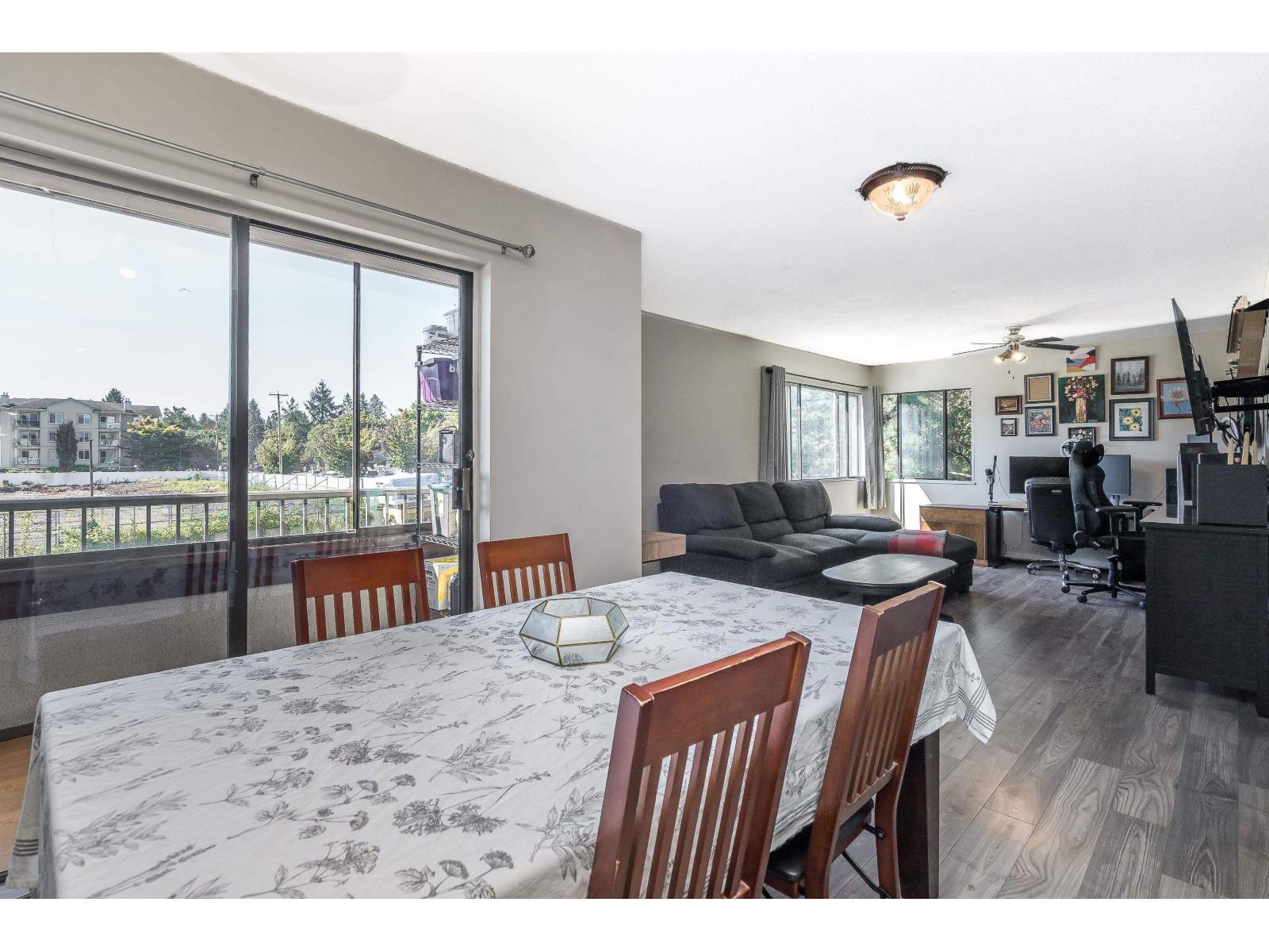Photo 14 of 102 20420 54 Avenue, Langley BC