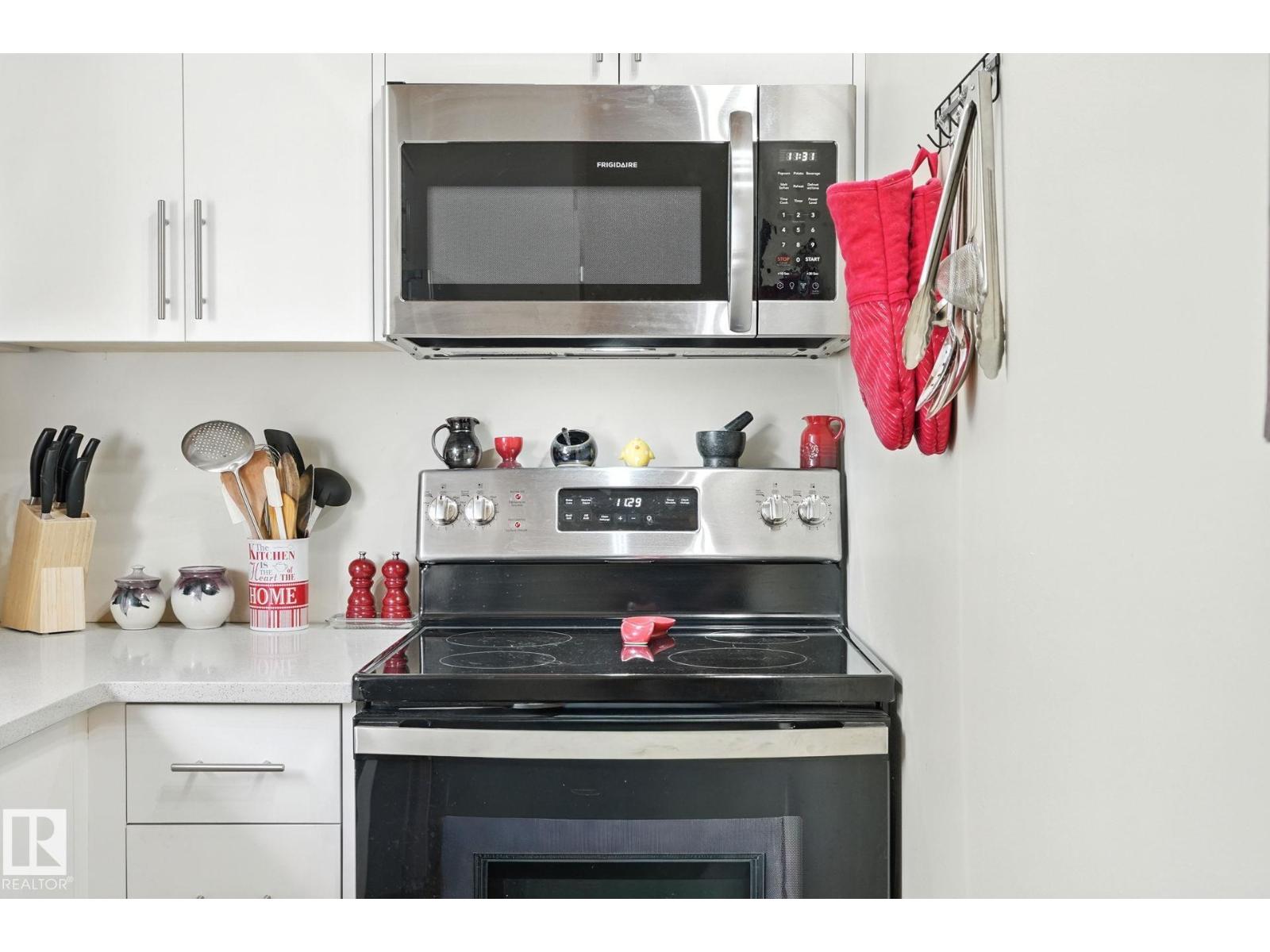 Photo 8 of 480 Lee Ridge Rd Nw, Edmonton AB