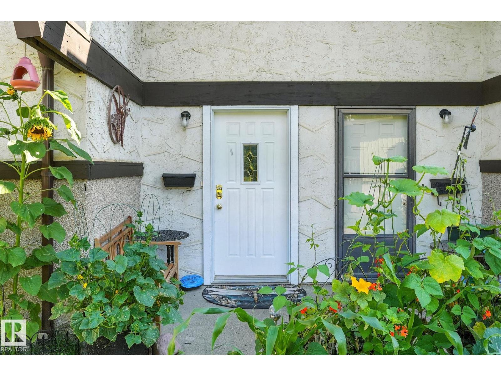 Photo 4 of 480 Lee Ridge Rd Nw, Edmonton AB
