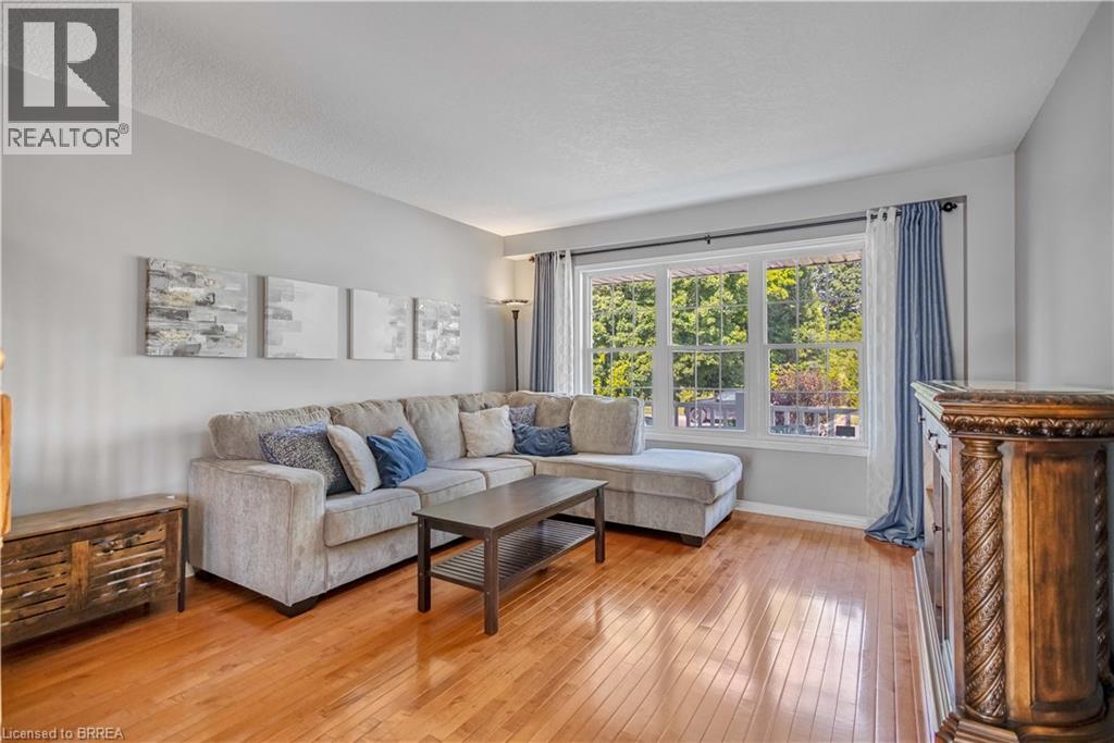 Photo 28 of 27 Shantz Avenue, Brantford ON