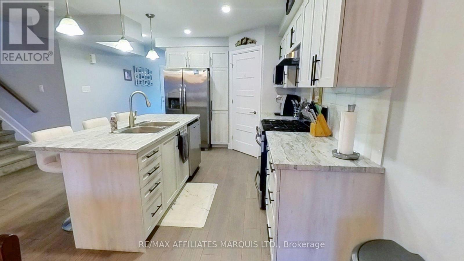 Photo 5 of 261 Lourdes Avenue, Cornwall ON