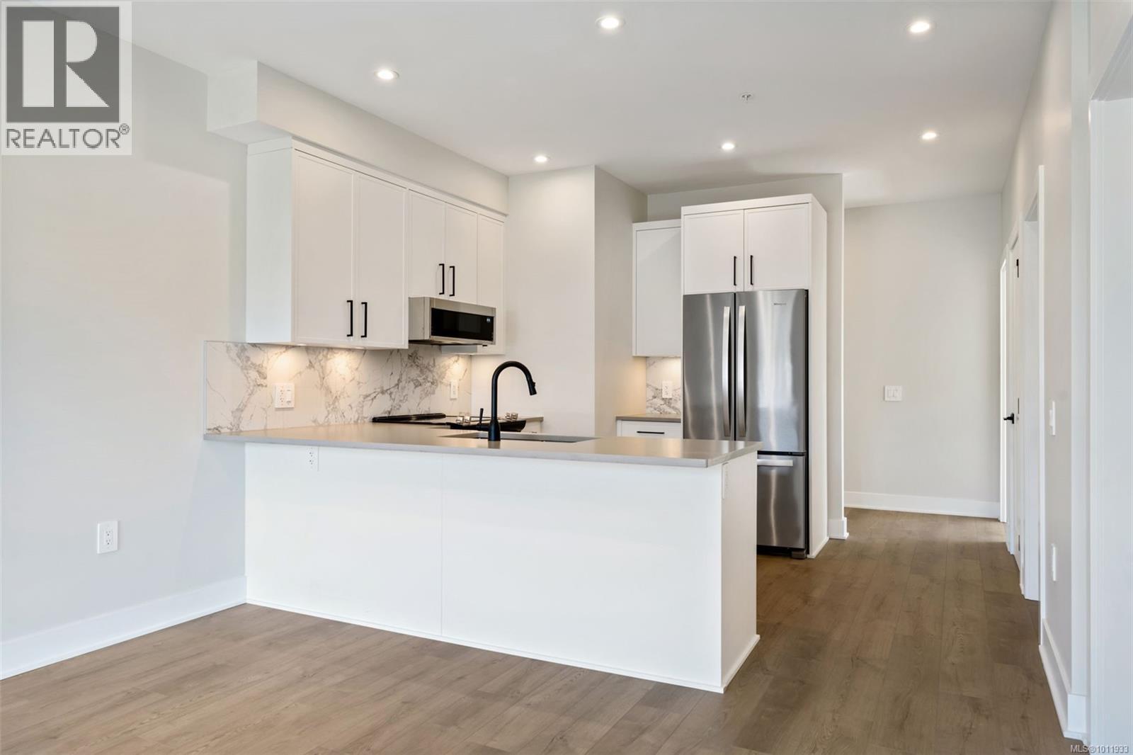 Photo 4 of 118 1371 Goldstream Ave, Langford BC