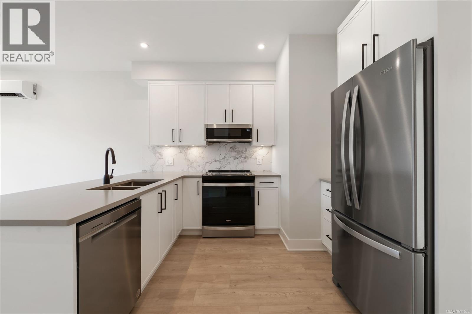 Photo 7 of 118 1371 Goldstream Ave, Langford BC