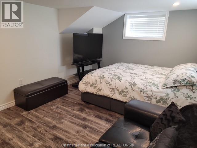 Photo 35 of 48 Tweedsmuir Avenue East, Chatham ON