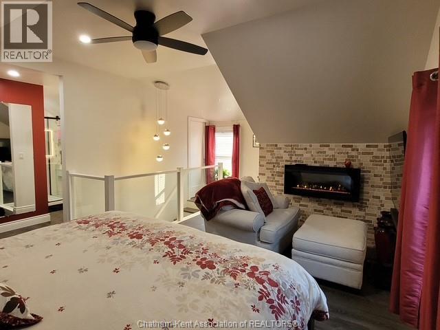 Photo 18 of 48 Tweedsmuir Avenue East, Chatham ON