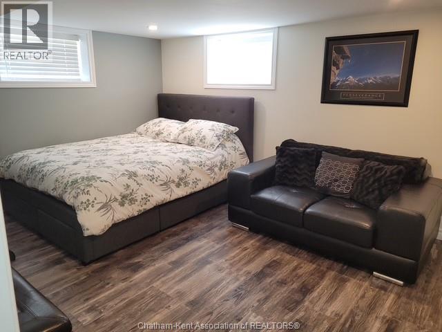 Photo 37 of 48 Tweedsmuir Avenue East, Chatham ON