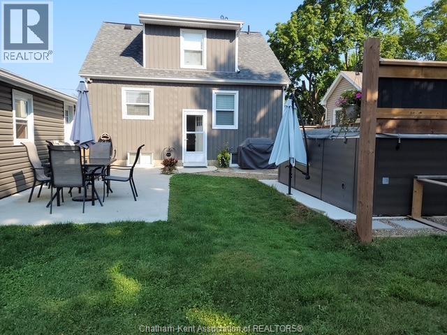 Photo 23 of 48 Tweedsmuir Avenue East, Chatham ON