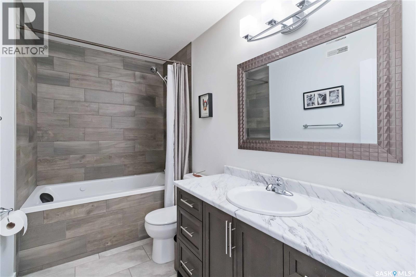 Single Family House 2 Level for Sale in  Glacial Shores MANOR Saskatoon 