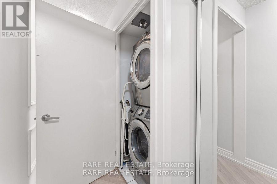 Photo 7 of 911 8 York Street, Toronto ON