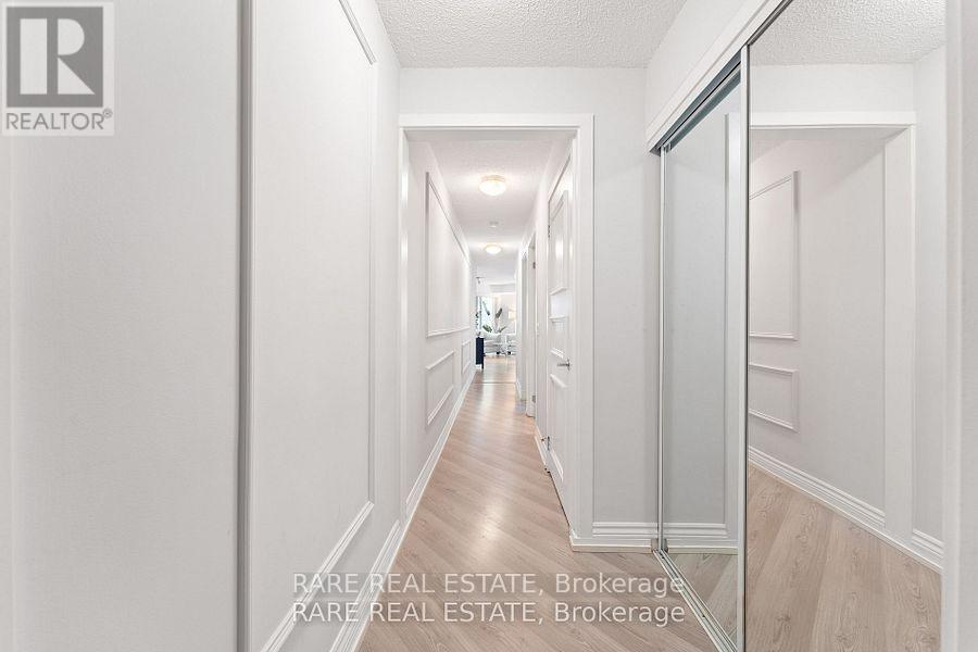 Photo 8 of 911 8 York Street, Toronto ON