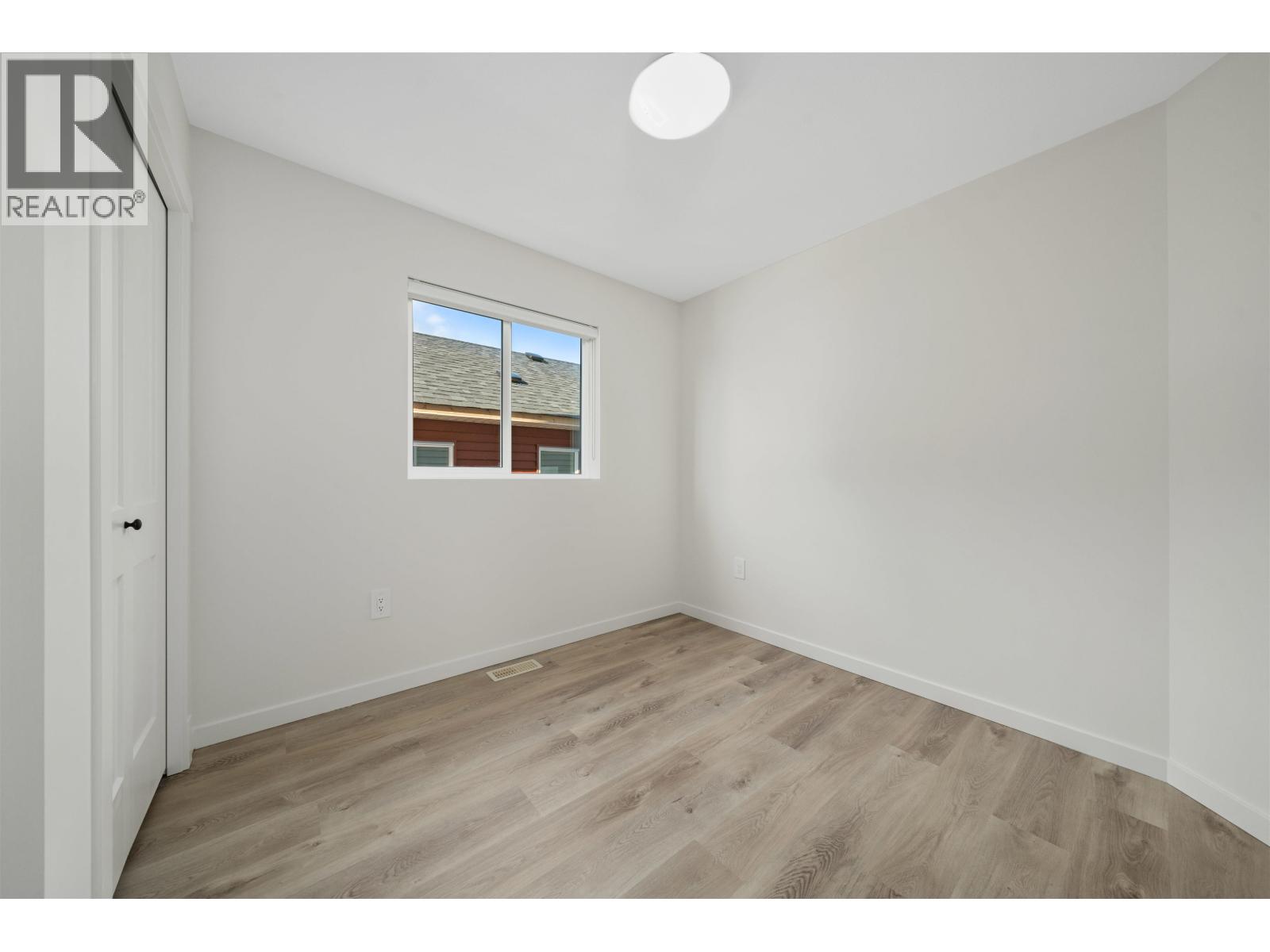 Photo 3 of 11253 252 Street, Maple Ridge BC