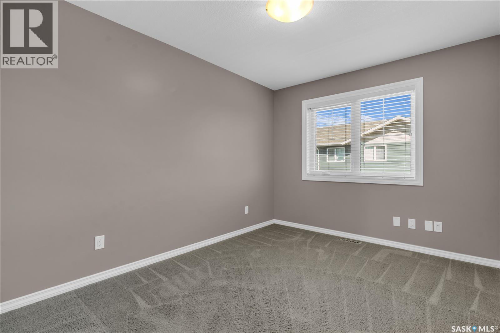Photo 10 of 103 4100 Sandhill Crescent, Regina SK