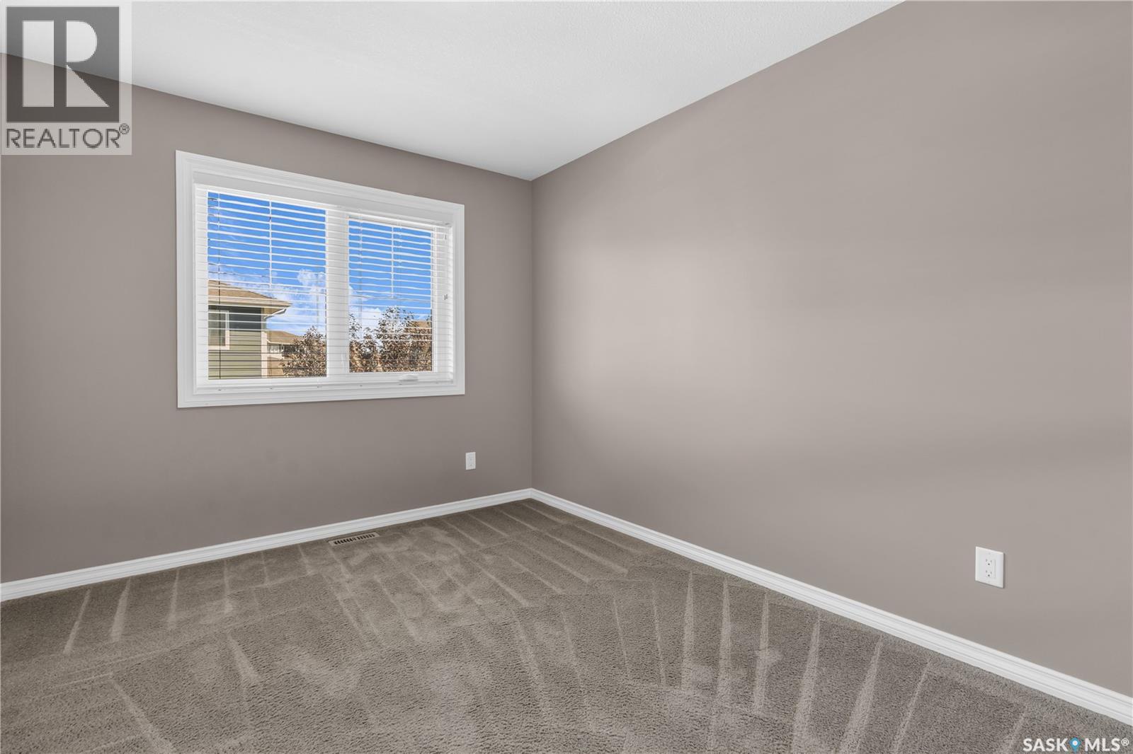 Photo 6 of 103 4100 Sandhill Crescent, Regina SK