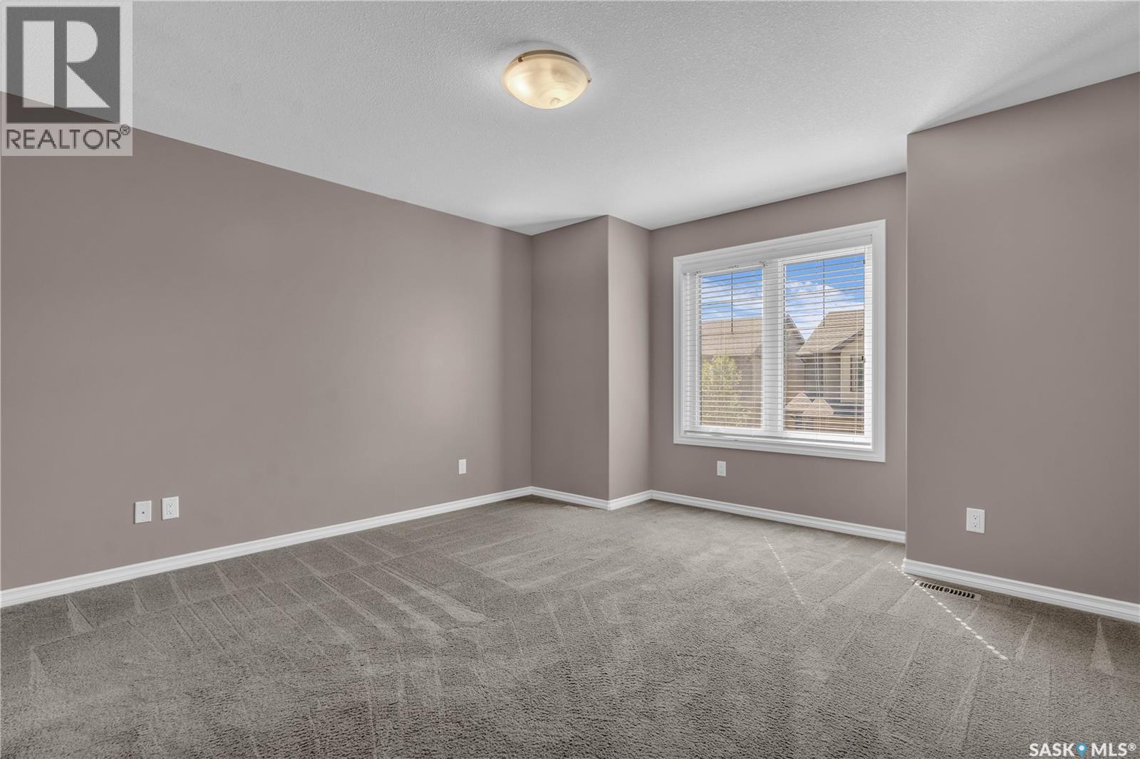 Photo 2 of 103 4100 Sandhill Crescent, Regina SK